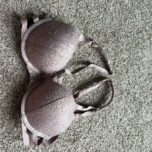 Victoria's Secret Lace Bra in Soft Gray